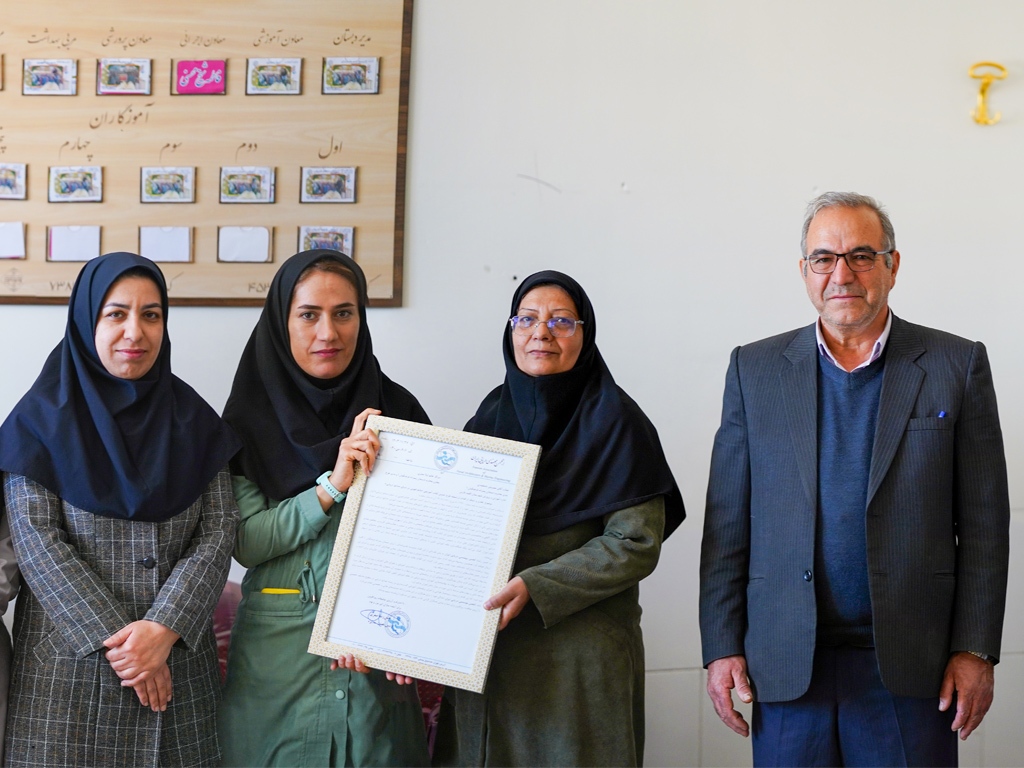 آموزش دریایی از دبستان؛ گامی برای تمدن‌سازی نوین/ روایتی از ابتکار و خلاقیت معلمان اقلید در آموزش خلاقانه دریا