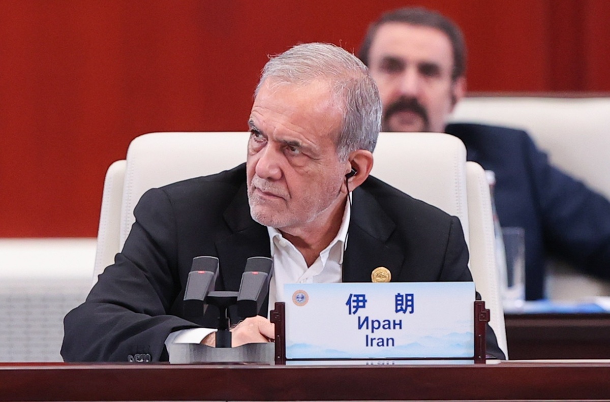 پزشکیان: بندر چابهار به زودی به شبکه ریلی سراسری ایران متصل خواهد شد